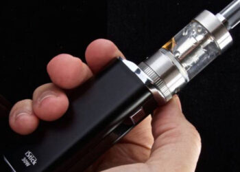 Mujer viola a 9 menores de edad a cambio de vapeadores