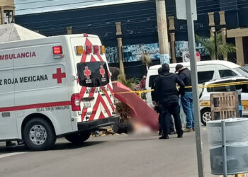 Lamentable: ABUELITO MUERE en estacionamiento de HEB en Madero