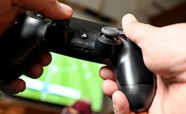 Sin corazón: papás jóvenes dejan morir de hambre a su bebé por jugar videojuegos