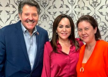 Sostiene Alcaldesa Carmen Lilia Canturosas encuentro con autoridades de EU