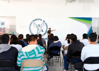 Brindan pláticas para prevención de adicciones en adolescentes y jóvenes de NLD