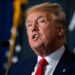 Trump asegura que FBI robó sus pasaportes tras redada en su mansión de Florida