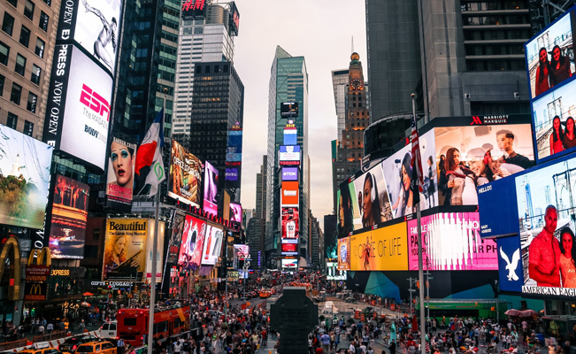 Prohíben llevar armas de fuego en Times Square y otros lugares públicos en NY