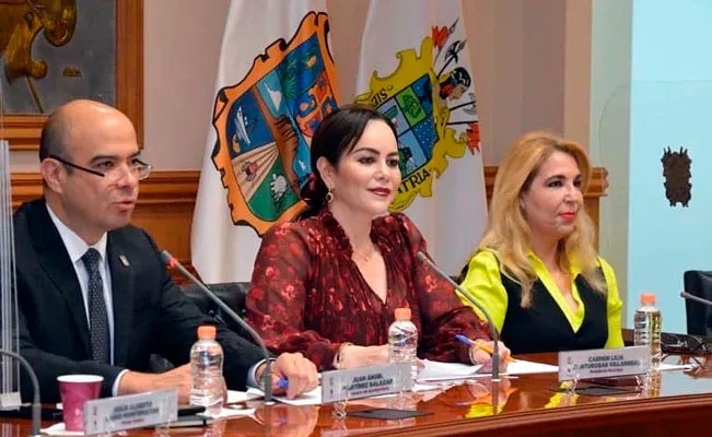 Construye Gobierno de Nuevo Laredo 23 mil metros lineales de banquetas