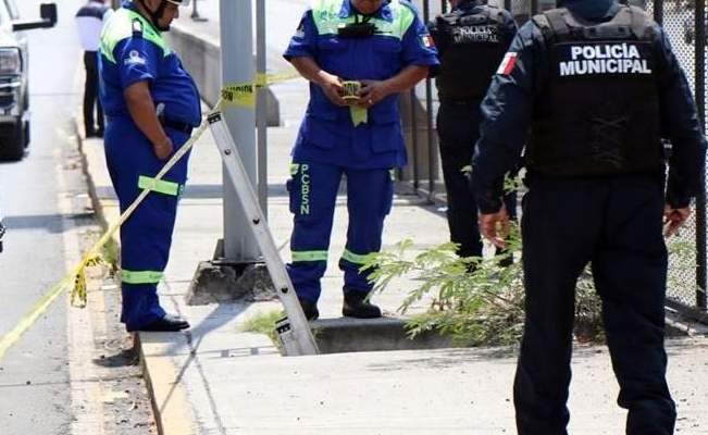 Hombre muere al caer a una alcantarilla en San Nicolás de los Garza