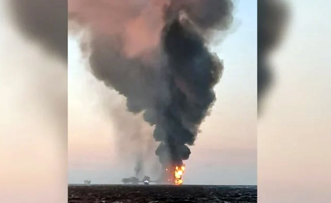 Explosión e incendio en plataforma de PEMEX; hay 6 heridos