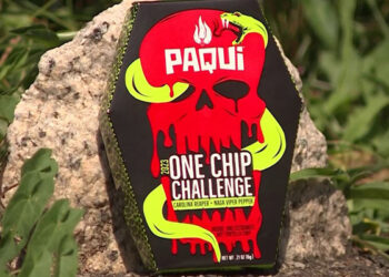 En EU, retiran papas fritas extrapicantes de tiendas tras la muerte de joven